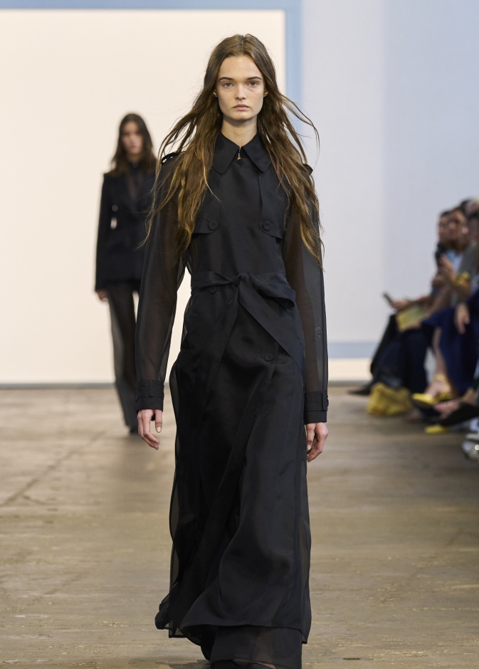 فساتين مع الباقة Gabriela Hearst 