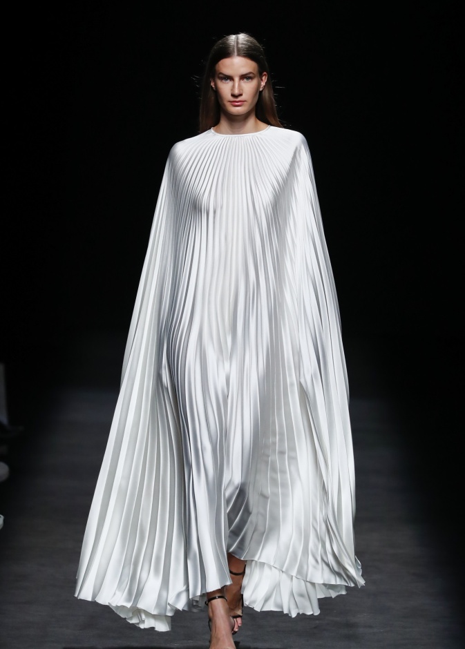 صيحات الفساتين البليسيه 