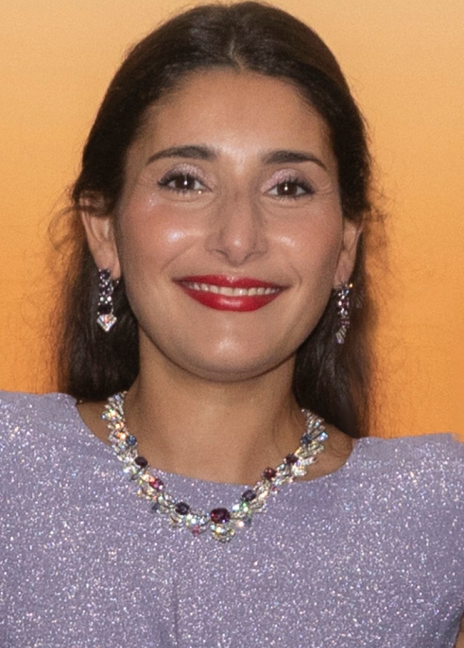 السعادة في وجوه النساء  