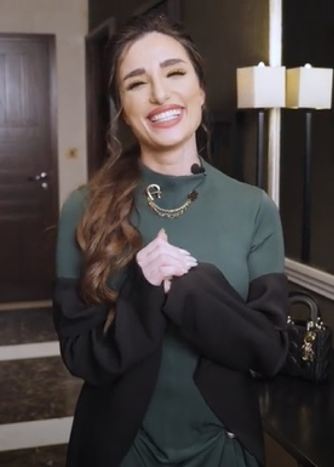 المؤثرة فرح حسان ضيفة الحلقة الثانية من HANG OUT WITH نسخة رمضان.. أجواء من الموضة والتنسيقات العصرية 