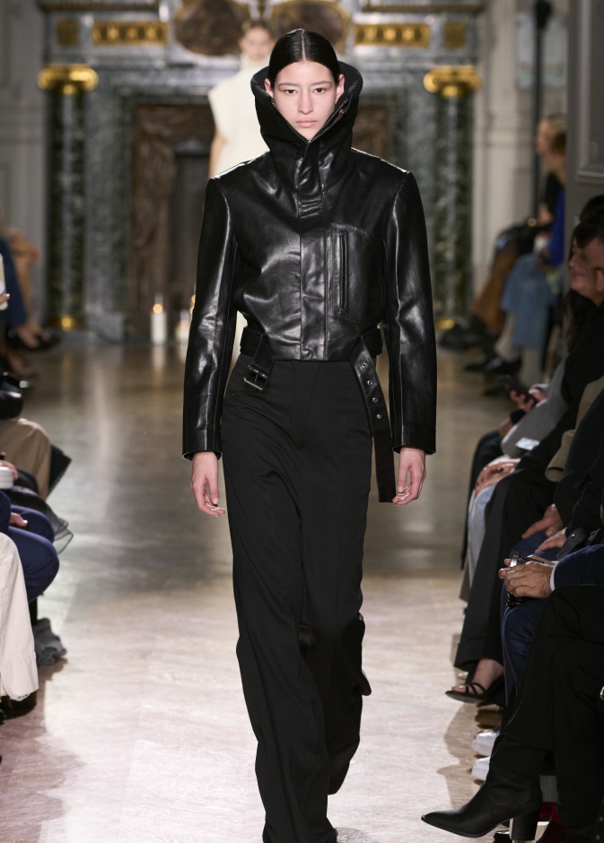 7 صيحات لخريف 2024 مباشرة من أسبوع الموضة في باريس