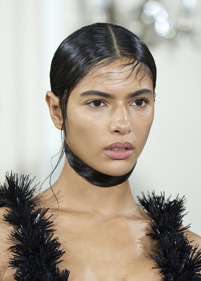 عملية تصغير الشفايف الكبيرة..كيف تتم بأحدث الطرق التجميلية؟