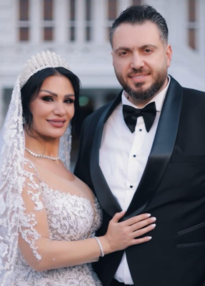 فارس اسكندر وعروسته خلال حفل زفافهما