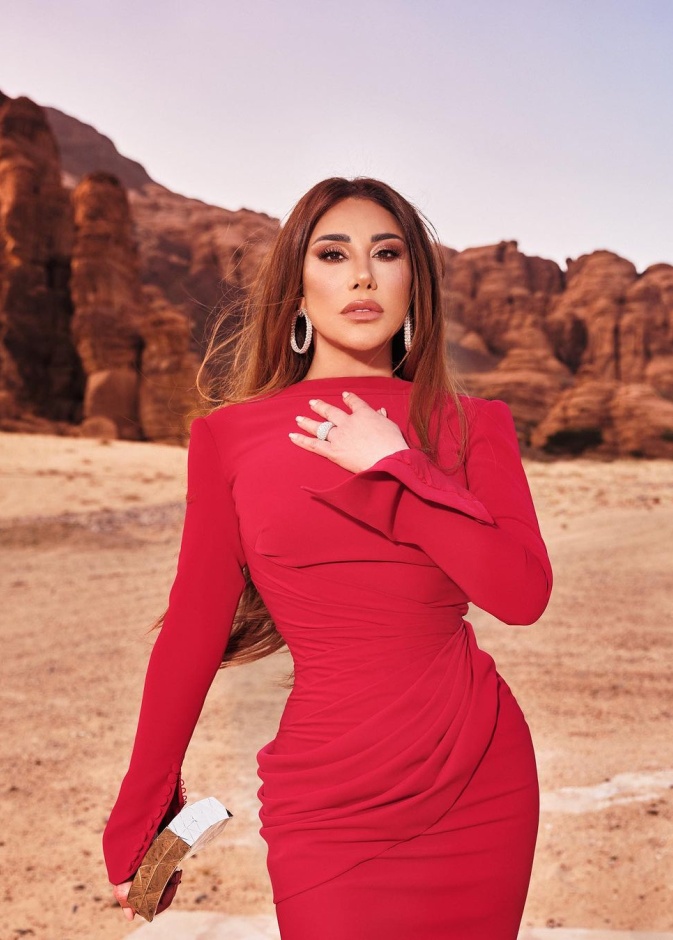 نجمات العرب بمجوهرات برّاقة خلال عرض أزياء المصمم رامي قاضي