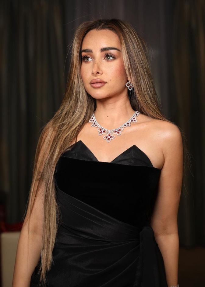هنا الزاهد