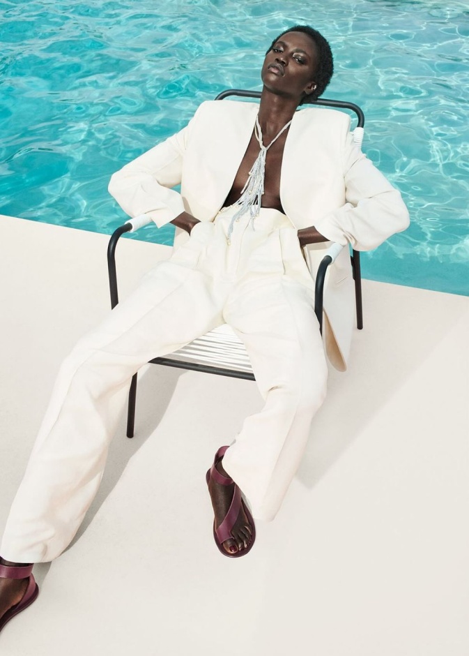 دمج الفخامة مع الموضة السريعة يُحدث ثورة عالم الأزياء... وكبسولات منتظرة من Victoria Beckham و Rokh