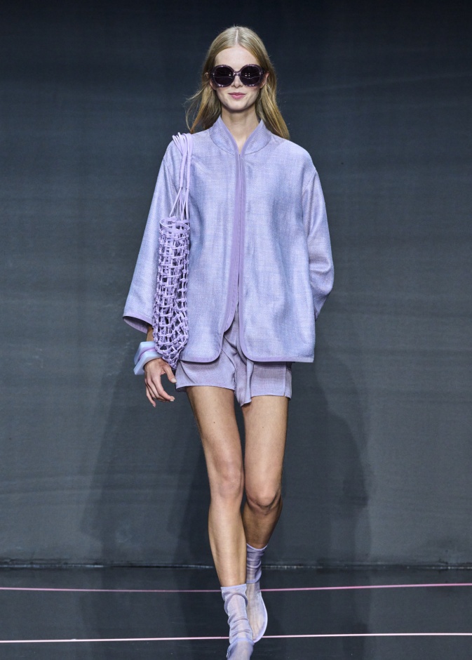 إطلالة من Emporio Armani