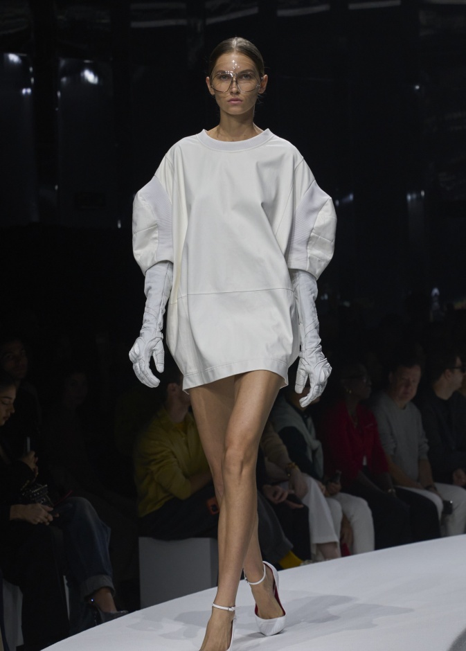 إطلالة من Ferrari لربيع وصيف 2024