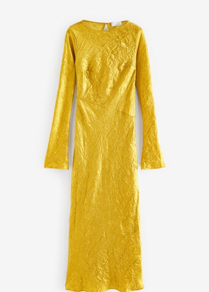 اختاروا أزياء مميزة للعـيد والتي يتم توصيلها مباشرة إلى منازلكم مع NEXT ONLINE