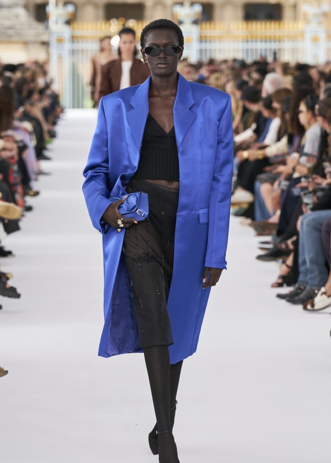  كوني السّباقة في اعتماد صيحات ملابس موضة ربيع وصيف 2024