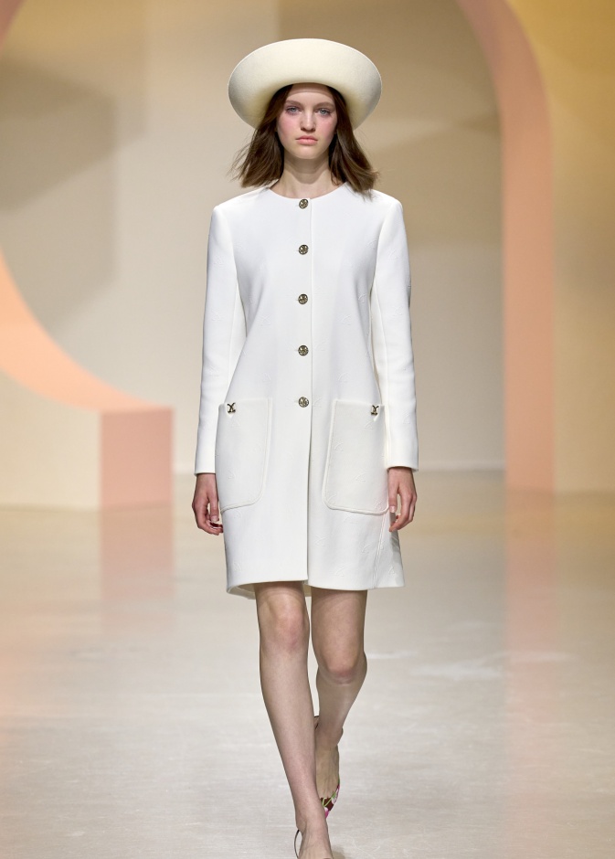 نسقي القبعة مع الفساتين بهذه الاساليب المميزة