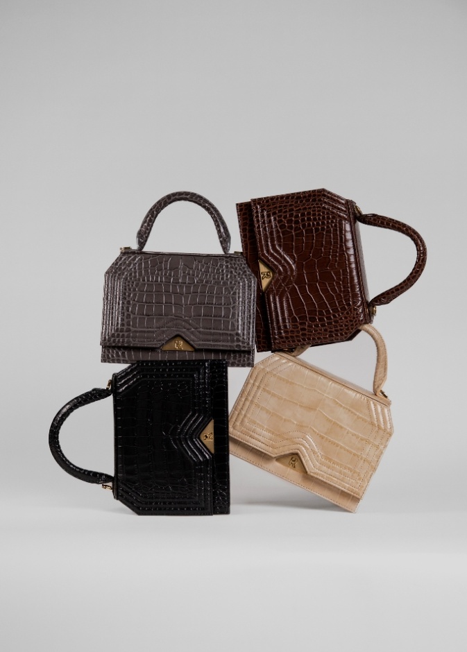 "رولا غلاييني" بمجموعة كبسولية مُبدعة ومشروع الكتروني جديد 