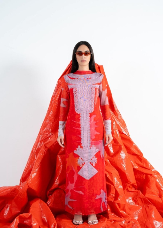 كيف أصبح المخور الإماراتي صيحة خليجية خلال رمضان؟ المصممة الإماراتية شيخة العلي تجيب حصرياً لـ"هي"