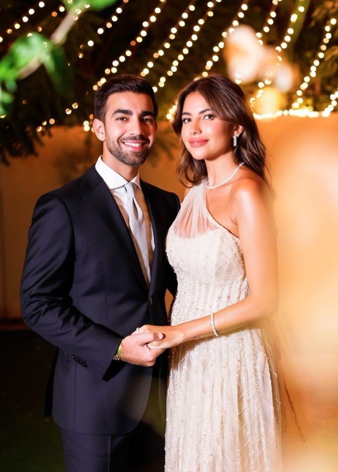 سارة مراد مع عريسها هشام