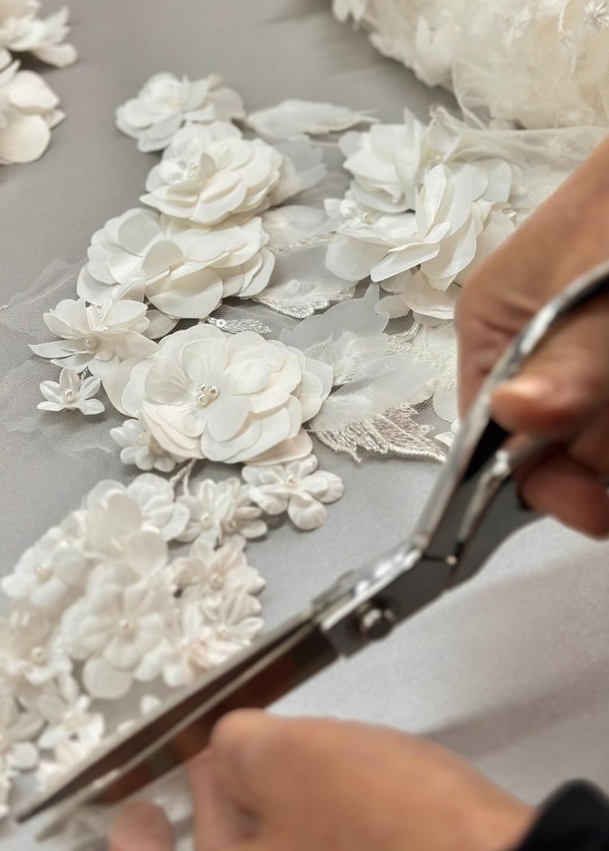 أسبوع الموضة العرائسي ينطلق من نيويورك وهذه توقعاتنا لإطلالات زفاف ربيع 2025