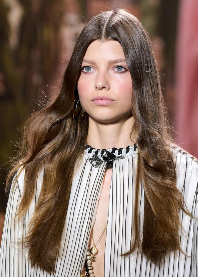 احصلي على شعر ناعم ولامع بمكونات طبيعية تغنيكي عن الكيراتين