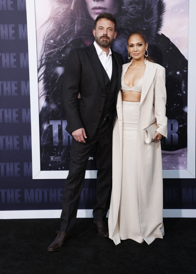 هذه أحدث تصاميم المجوهرات التي نسّقتها Jennifer Lopez مع فساتين السهرة