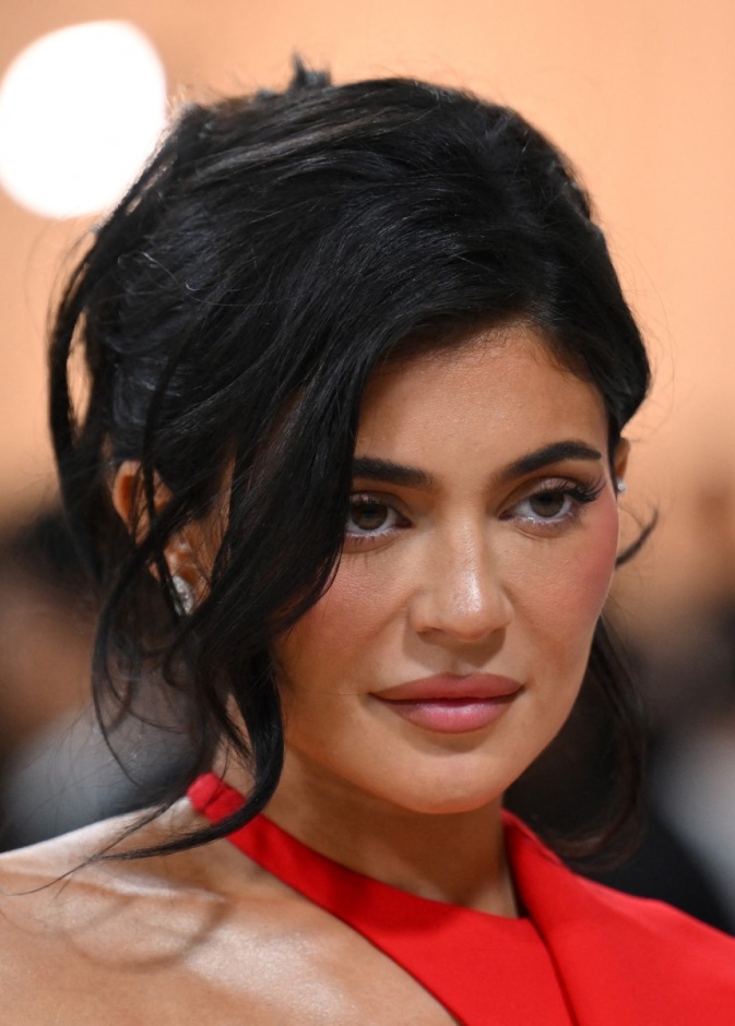 بعد عمليات التجميل..كيف تغيّرت ملامح أهم نجمات العالم- صورة من الوكالة الفرنسية