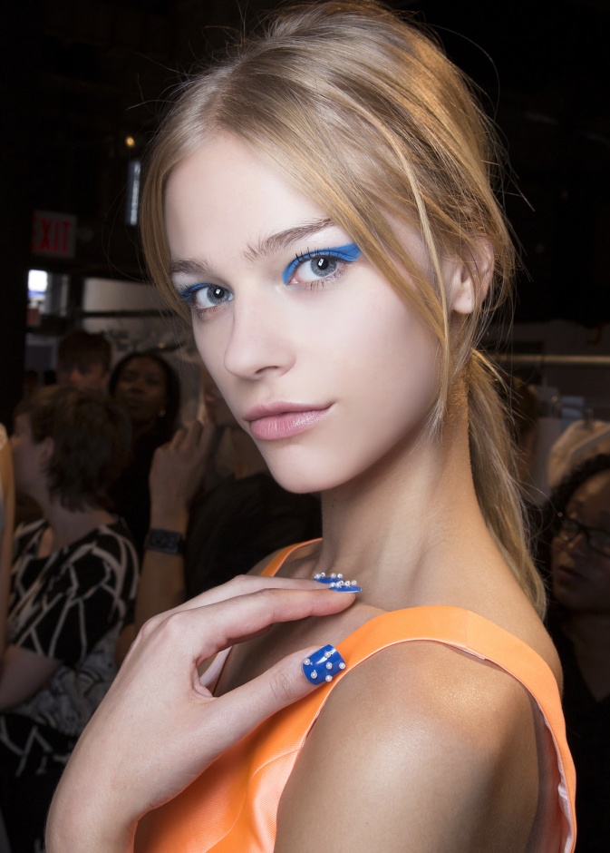 تقنيات تجميلية لشد جلد الرقبة وترهلاته الطبيعية