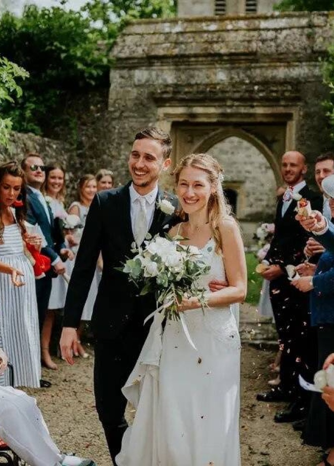 متى يكون على العروس الانتهاء من القائمة النهائية لضيوف حفل الزفاف