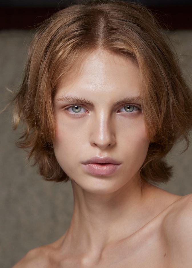 لصقات حب الشباب.. آخر صيحة لإزالة الحبوب عن الوجه