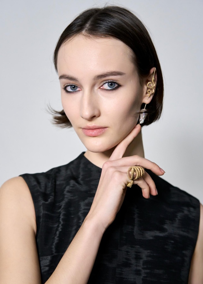 أبسط الحلول لتشقق اليدين والقدمين قبل بداية موسم الصيف