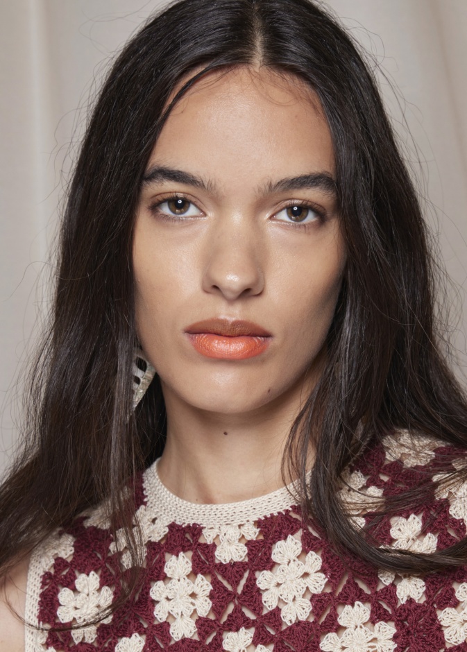 استعيدي لون شعرك بالسحر الطبيعي بمكونات بسيطة وفعّالة