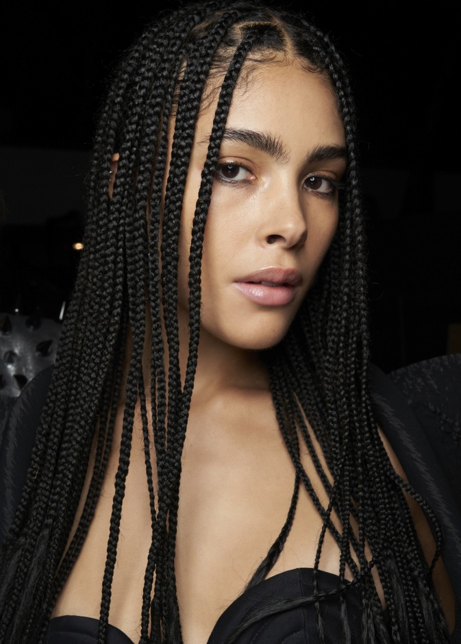 تسريحات شعر الضفائر الرفيعة والمتنوعة من دار Annakiki