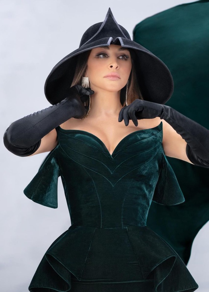 إليسا في ألبوم "أنا سكتين"