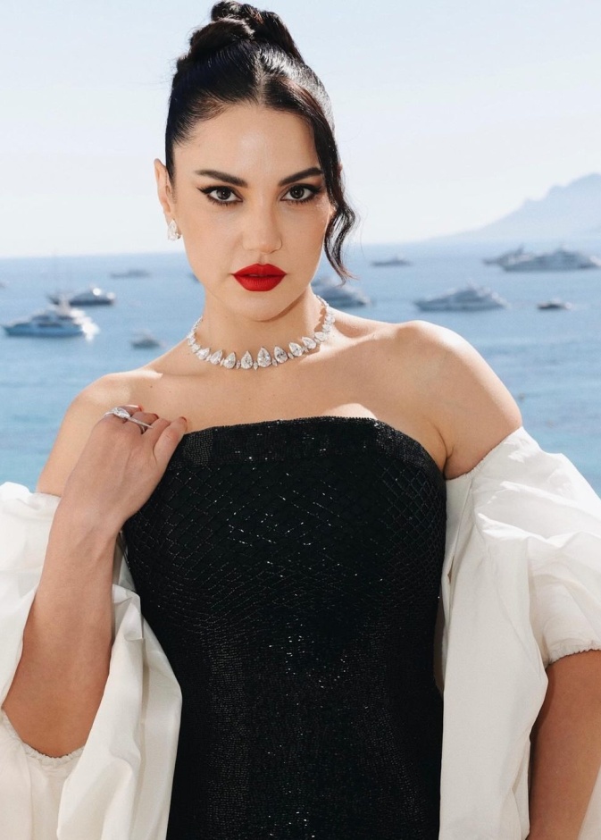 مكياج وتسريحات شعر النجمات في مهرجان كان السينمائي 2024