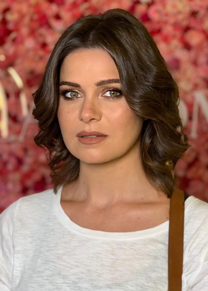 يسرا اللوزي