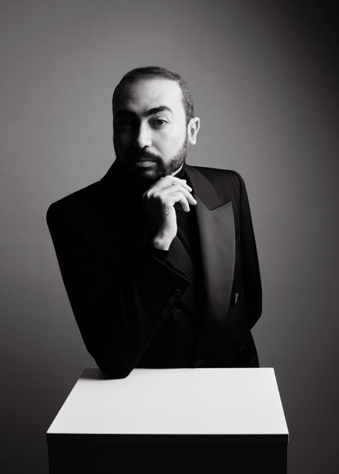 محمد آشي يصمم أزياء طاقم طائرات طيران الرياض