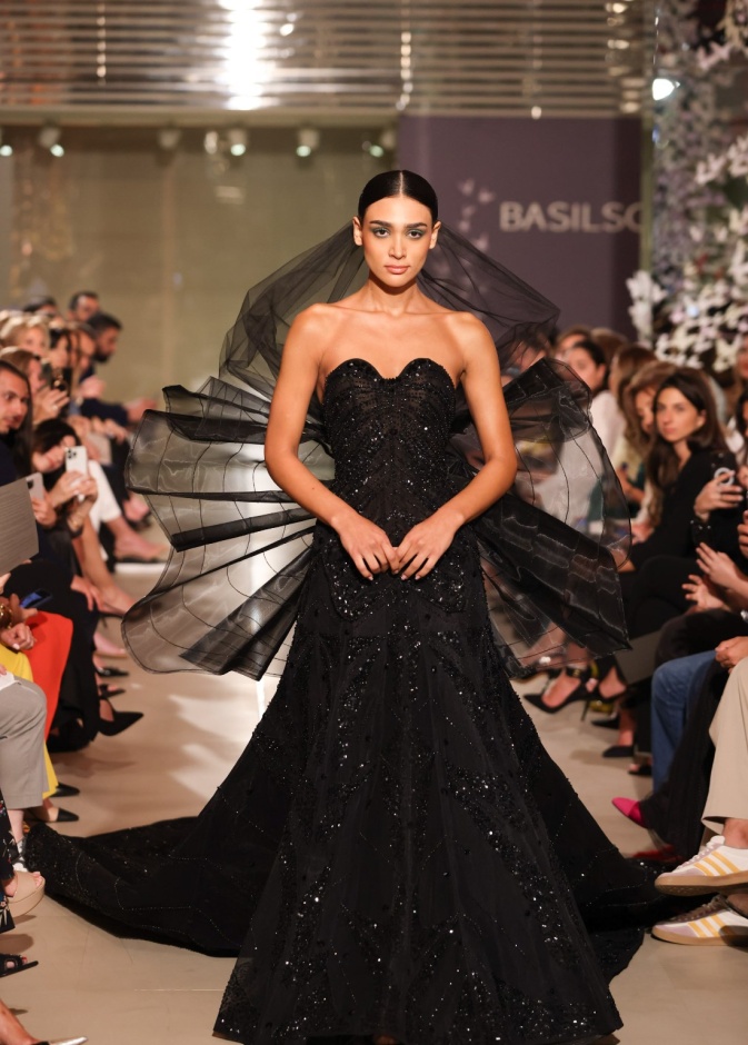 مجموعة "باسيل سودا" للأزياء الراقية لربيع وصيف 2025