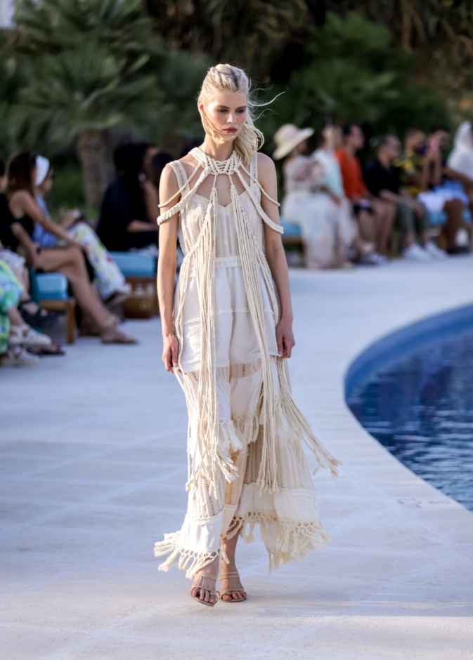 علامة Rebirth تختتم أسبوع البحر الأحمر للموضة بمجموعة مستوحاة من طبيعة المملكة