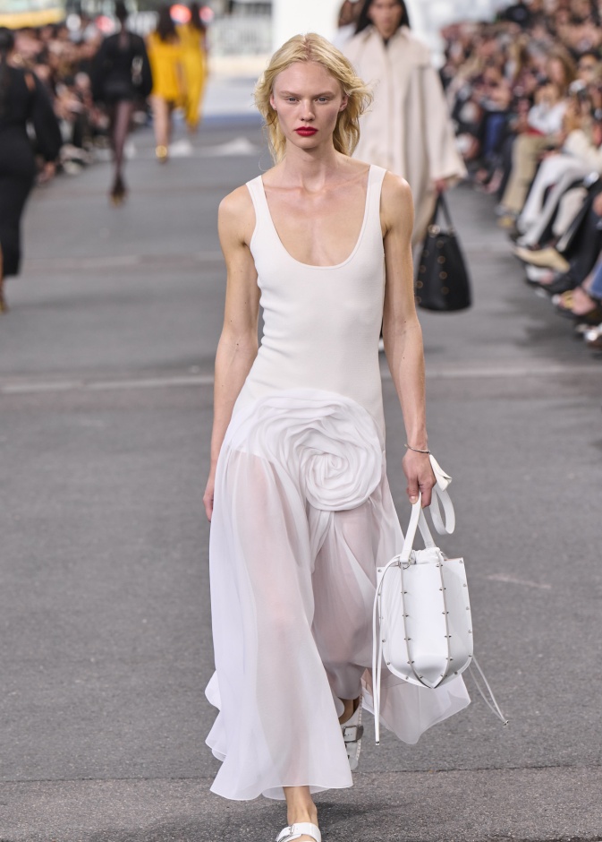  الموضة الآن أكثر تجدداً لذا اعتمدي هذه الصيحات مع بداية الصيف