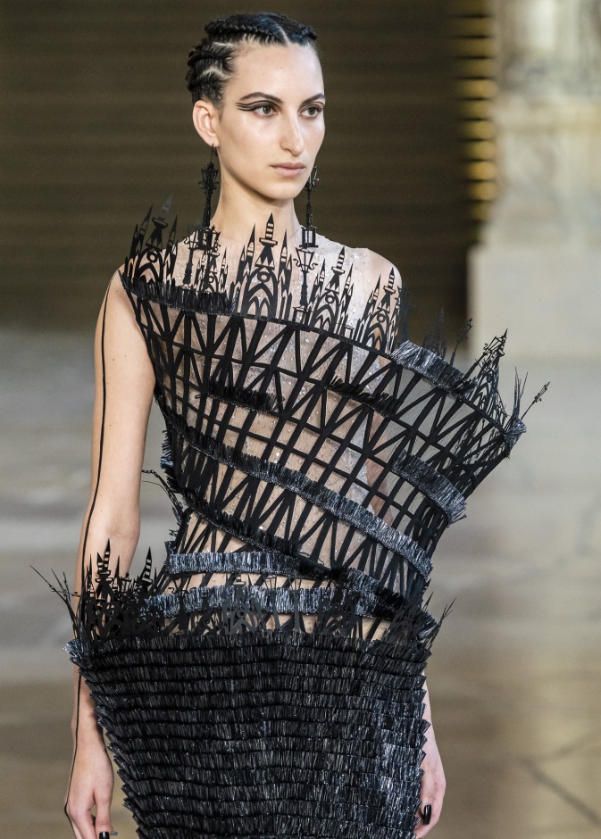 Guo Pei خريف و شتاء 2018 للأزياء الراقية