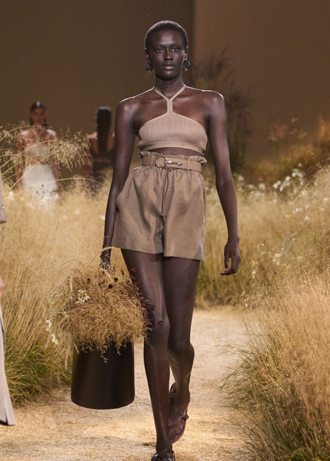 7 أمور أساسية لا بد منها لإطلالتك في صيف 2024