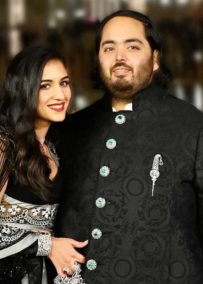 سفينة رحلات فاخرة تستضيف احتفالات ما قبل زفاف أنانت أمباني وراديكا ميرشانت