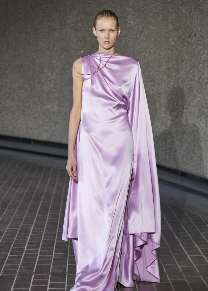  فستان بنفسجي خيار يصلح لكل مناسباتك في صيف 2024!