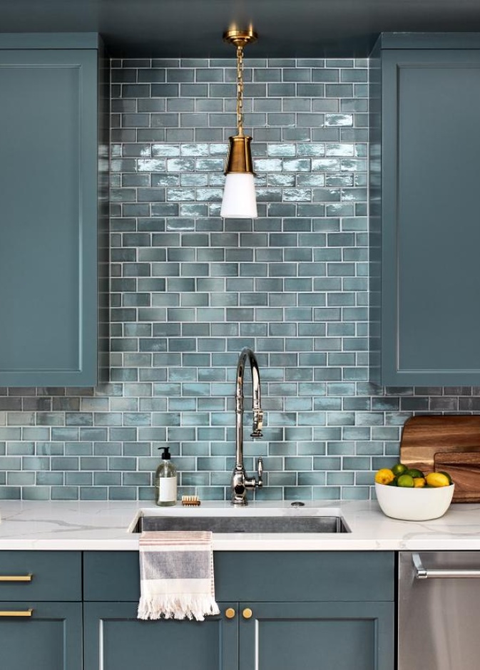 أصبح بلاط مترو الأنفاق أحد أكثر أنواع البلاط استخدامًا في أواخر القرن الـ20 وأوائل الـ21