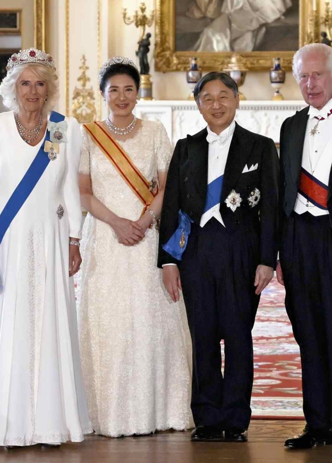 استقبال رسمي حافل وأنيق لإمبراطور وإمبراطورة اليابان في لندن