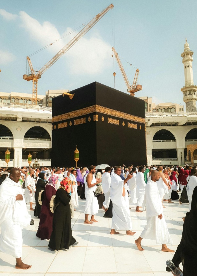 لحجٍ آمن وصحي: تعرفوا على أعراض ضربة الشمس في الحج وعلاجها