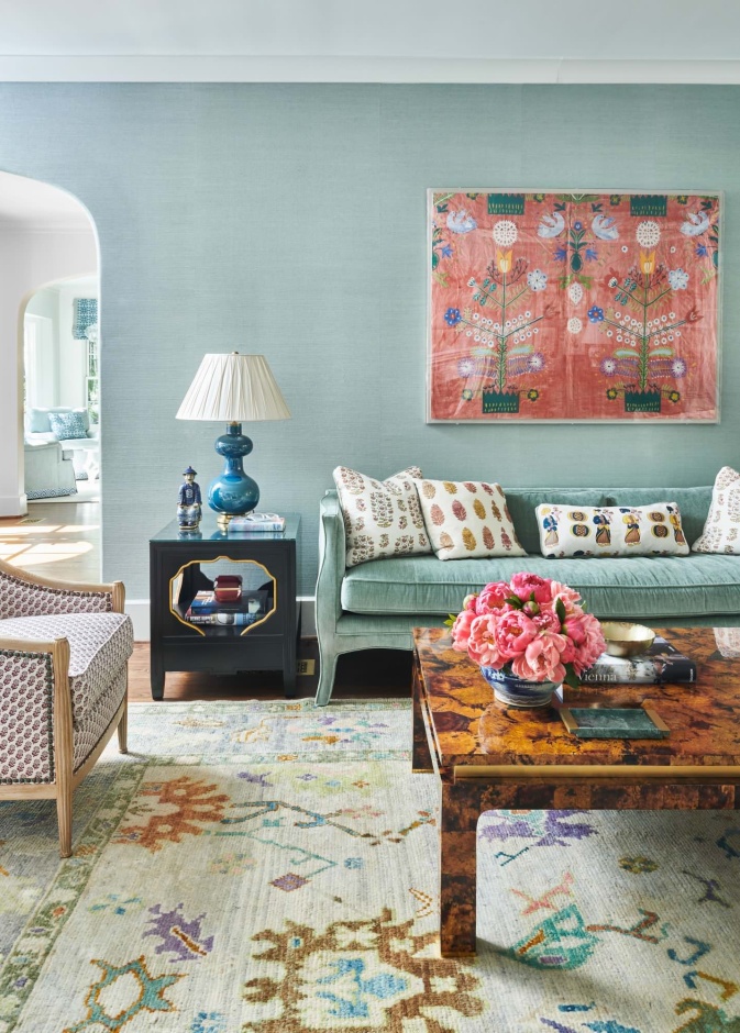 ترك الأثاث في مكان واحد لفترة طويلة يؤدي إلى تآكل غير متساوي للسجاد