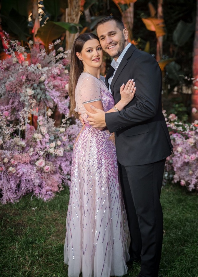 هذه أبرز تصاميم مجوهرات دانا الحلاني العصرية اللافتة بعد إعلان خطوبتها