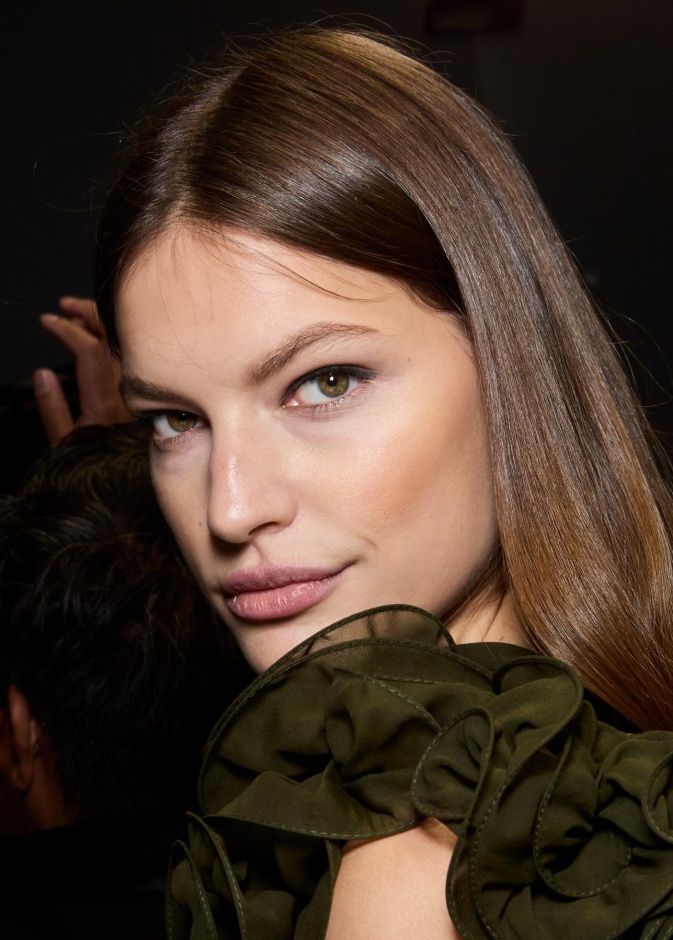 إطلالتك الجذابة ترافقك أثناء السفر بعد تطبيق روتين العناية الليلي المناسب لنوع بشرتكِ