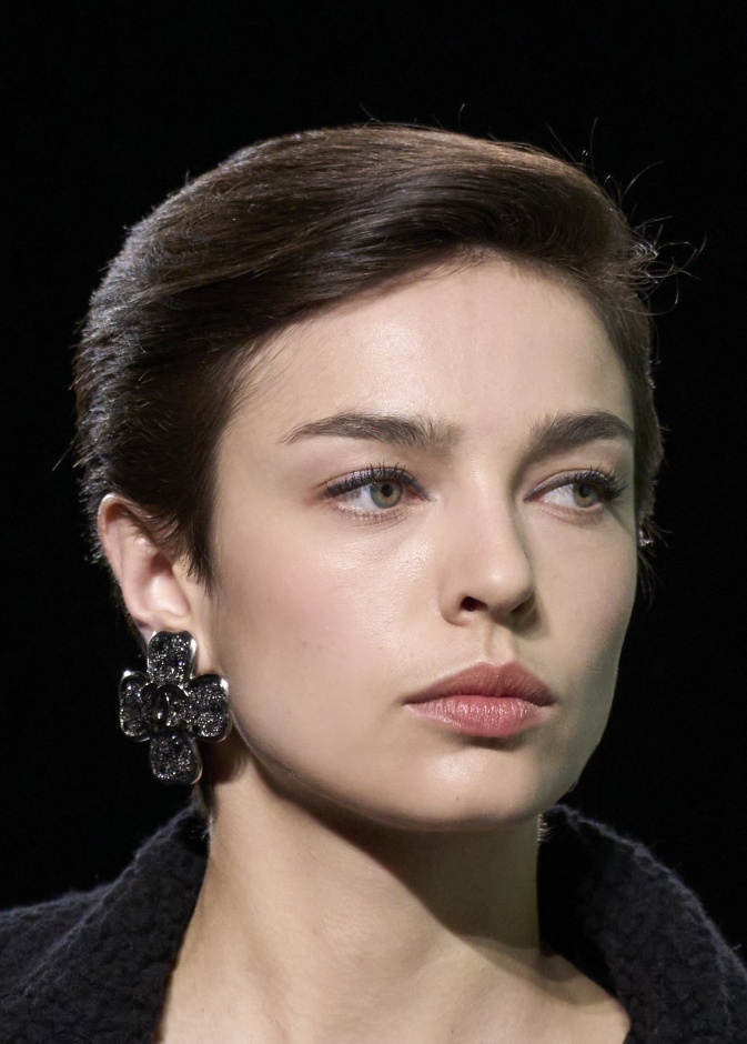 حرصك على استخدام السيراميد ضمن روتين العناية بالبشرة سيمنحكِ إطلالة جذابة وبشرة متالقة لا مثيل لها