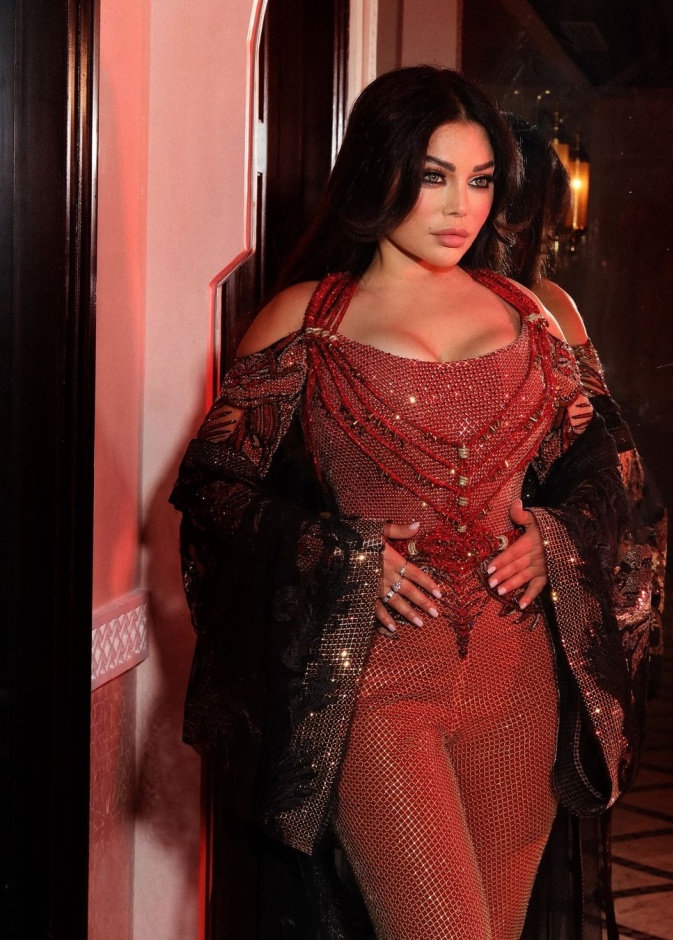 تصاميم مجوهرات مُبهرة نسّقتها نجمات الوطن العربي خلال حفلات موسم الصيف