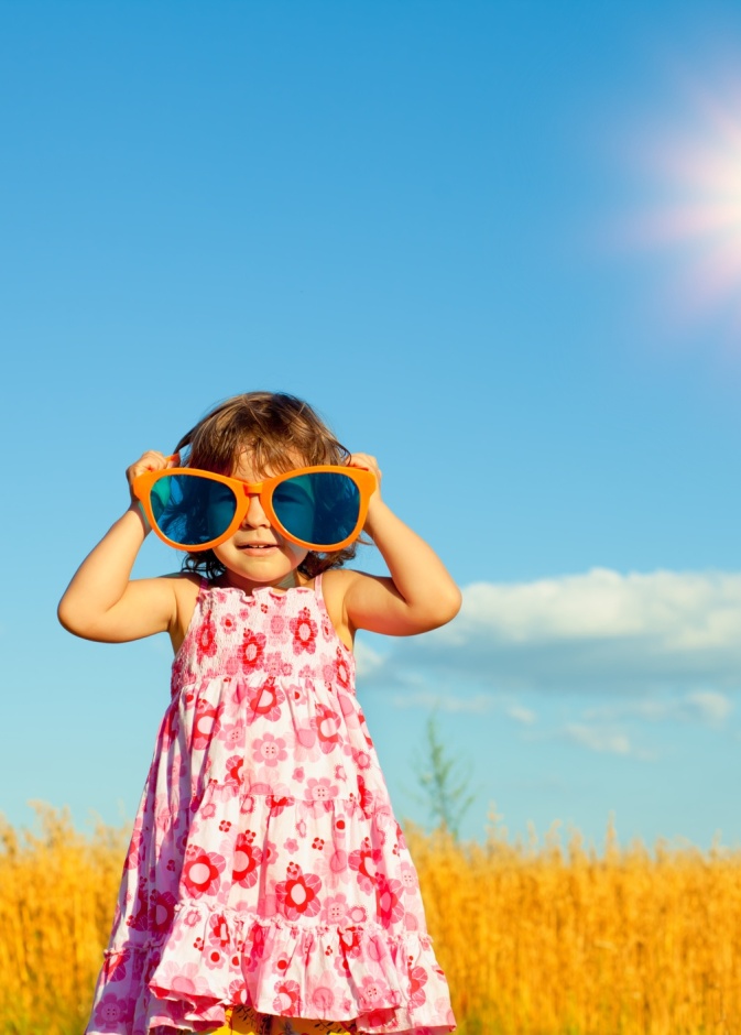 يجب حماية الطفل من التعرض لآشعة الشمس لكي لا يصاب بالتجفاف