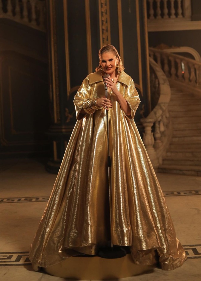 النجمة يسرا