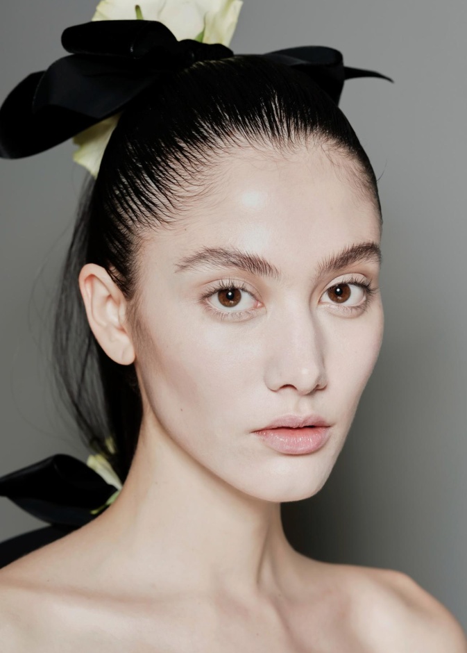 هل تبحثين عن بشرة مثالية؟ إليك الحل السحري لإزالة الجلد الميت